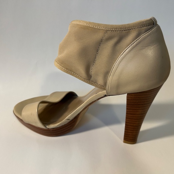 Stuart Weitzman - Picture 3 of 8